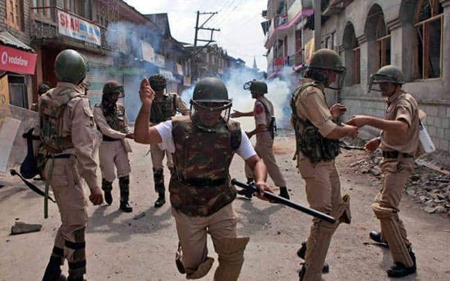 Seven injured in grenade attack in South Kashmir