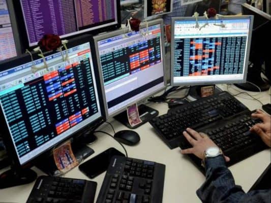 Equity indices end flat, banking stocks gain