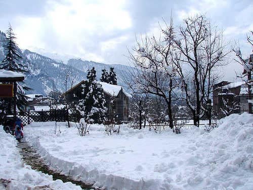 7 Snowfall Destinations in Himachal Pradesh - Digpu News