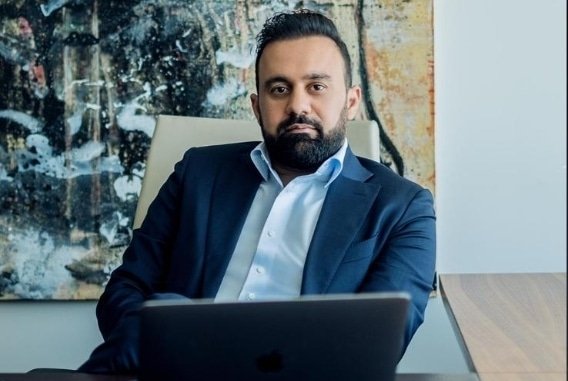 Amer Safaee is a successful businessman, he opened up an IT company Bama Security Operations in Afghanistan that later went on to gain as Bama group operating in 10 countries