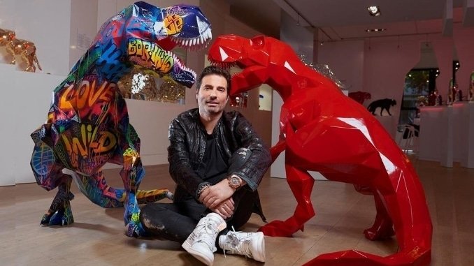 Meet the unconventional sculptor and visual artist Richard Orlinski - Digpu News