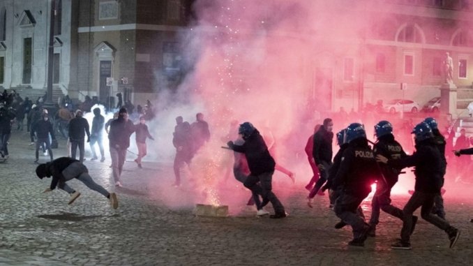 Twelve protesters detained during clashes with police in Rome