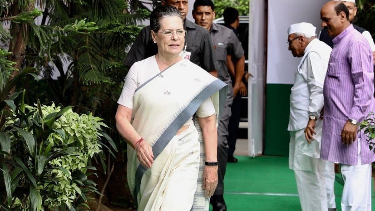 Congress leaders meeting with Interim President Sonia Gandhi