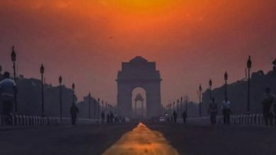 Delhi wakes up to a chilly morning-Digpu