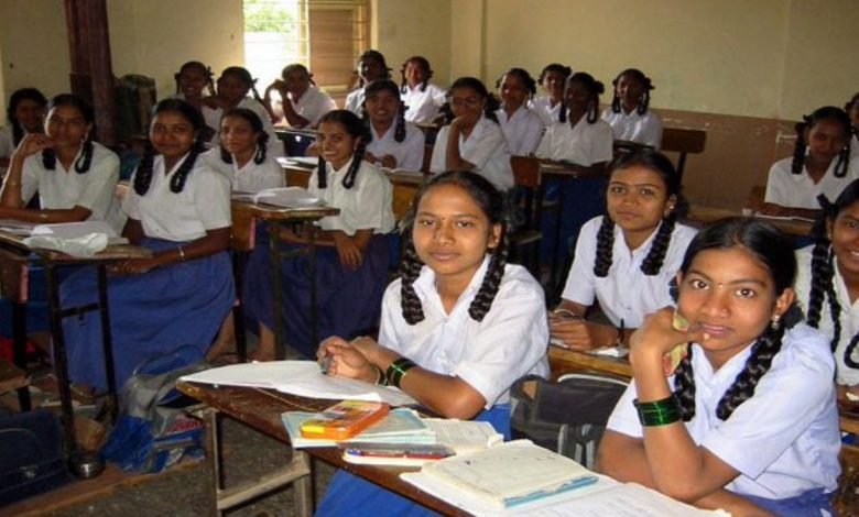 Schools for classes 10, 12 reopen today in Jharkhand -Digpu