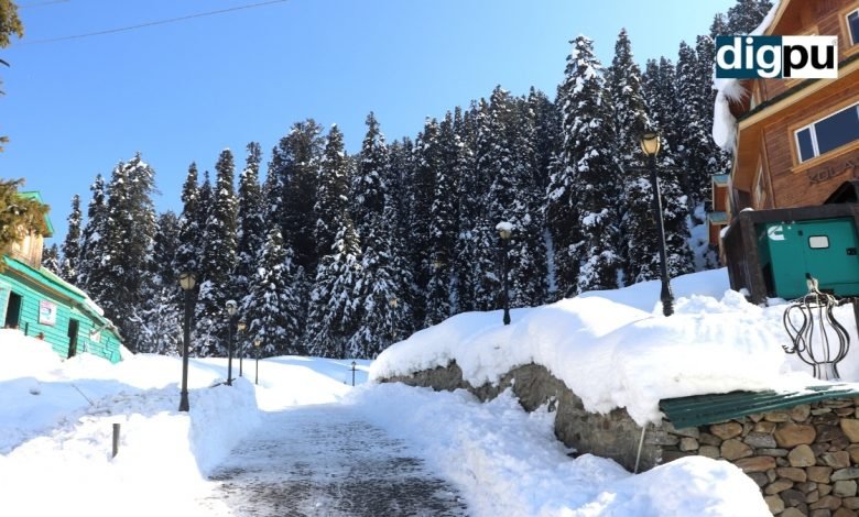 Heavy Snowfall in Kashmir chants the glory of this snow heaven - Digpu News