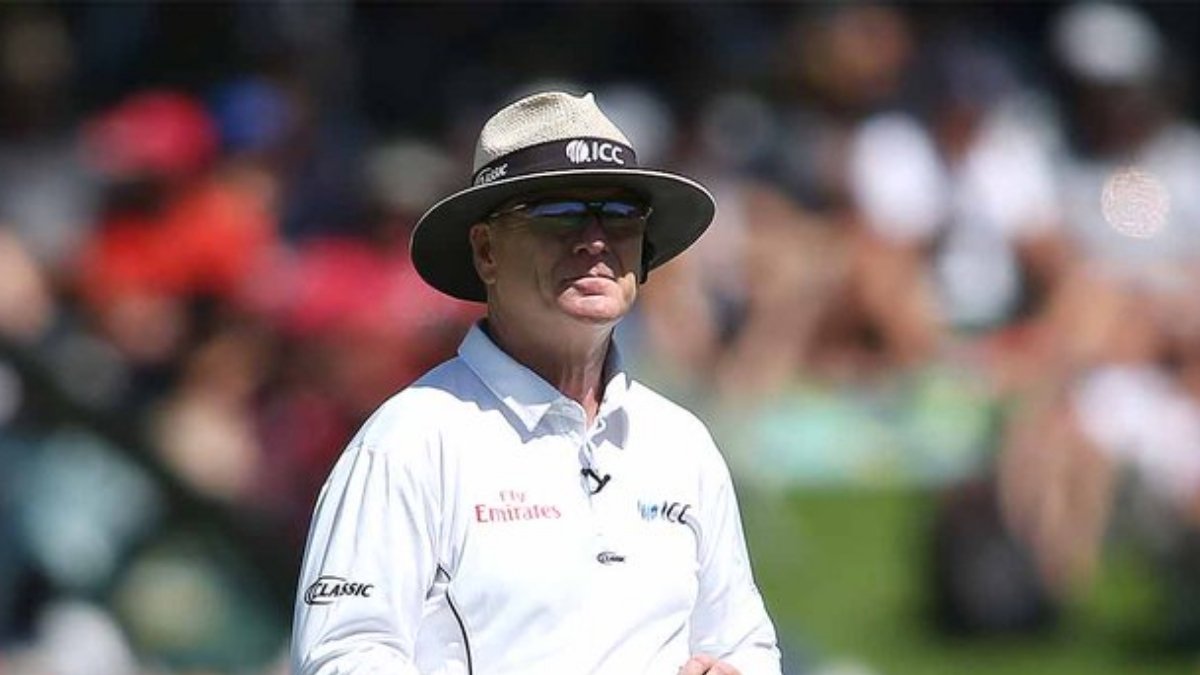Umpire Oxenford to retire from international cricket