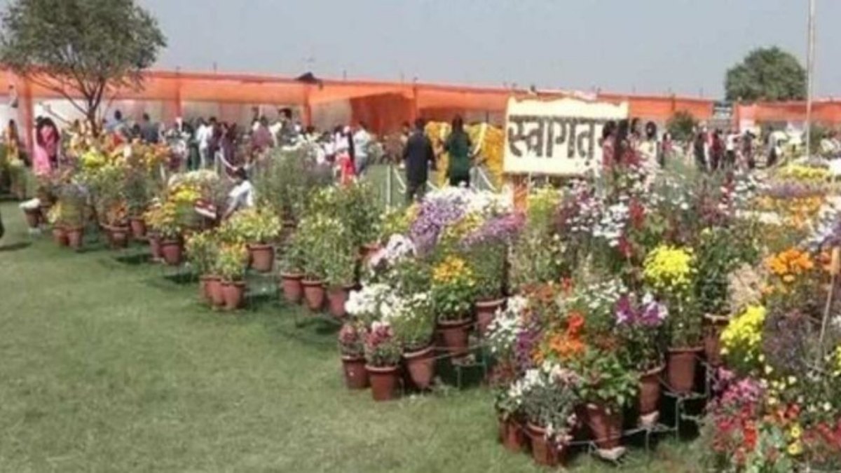 Agra's horticulture department organises flower exhibition