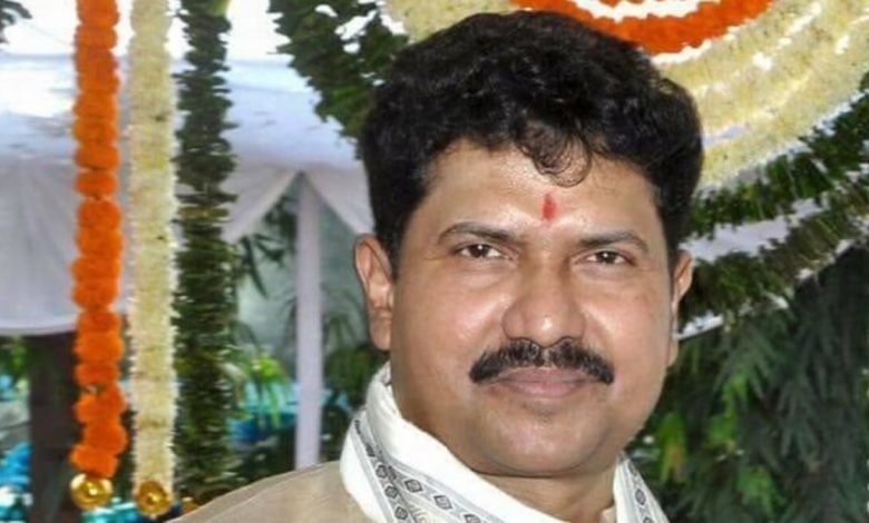 Maharashtra Home Minister condoles demise of Dadra and Nagar Haveli MP