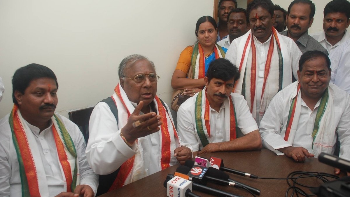 Rao demands action against Dharma Reddy for 'insulting' weaker sections - Digpu