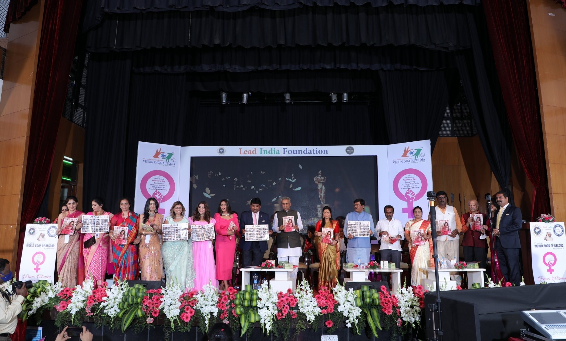Lead India Foundation Creates World Record By Honouring 111 Women in 111 Minutes - Digpu News