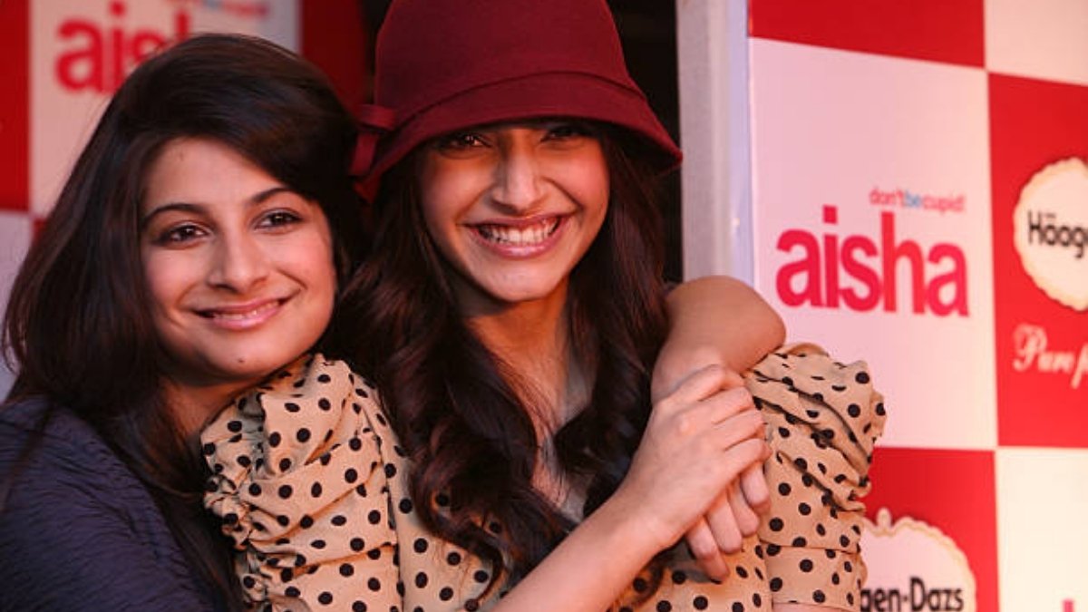 Sonam Kapoor shares a heartfelt message for her sister Rhea
