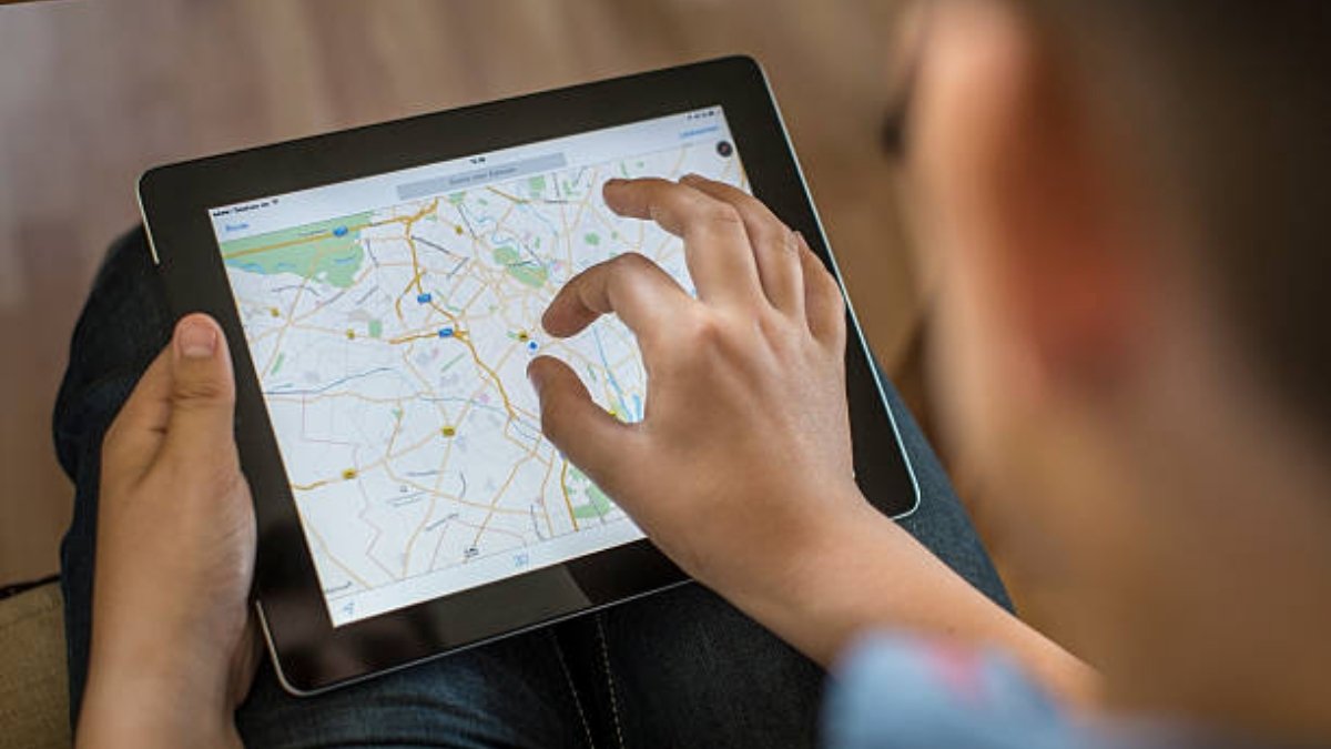 Google Maps' new feature will allow users to draw, rename missing roads