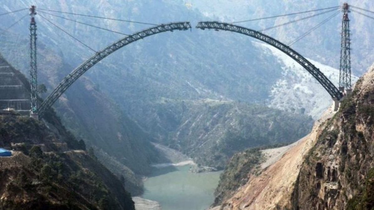 Indian Railways completes arch bottom of Chenab Bridge