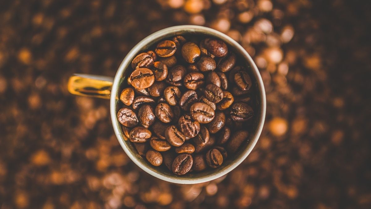 A cup of strong coffee before exercising increases fat-burning