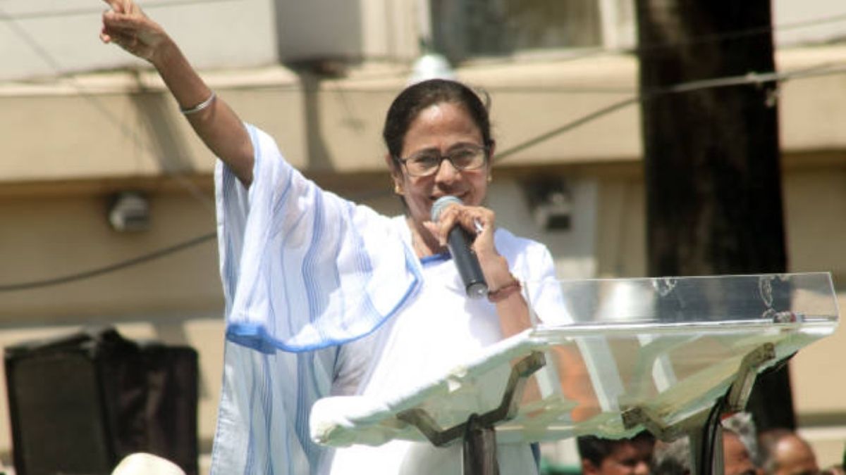 I am a Bengal tigress, will break but won't bend: Mamata Banerjee