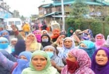Woman dies of heart attack allegedly during ‘night raid’ by police in Srinagar - Digpu News