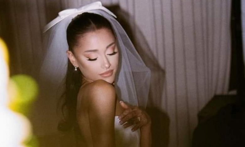 Ariana Grande shared adorable glimpses from her wedding day (1)