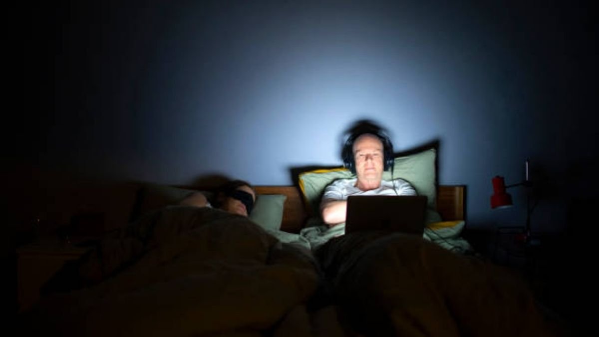 The study finds, COVID-19 pandemic led to increased screen time, more sleep problems