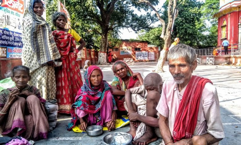 Bihar-Beggars open a bank with money received from begging