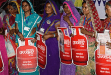 Modi Launches Ujjwala 2.0 Scheme, Congress Asks To Give Rs 400 To Buy Cylinders