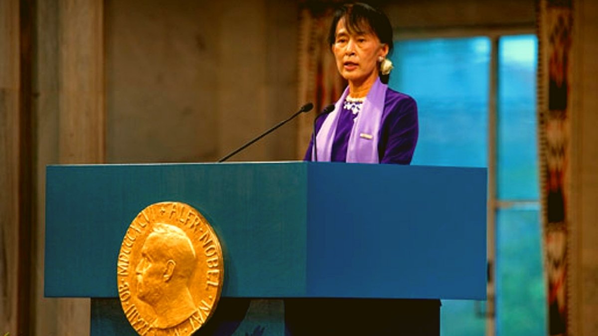 Aung San Suu Kyi delivering her Nobel Lecture in the Oslo City Hall, 16 June, 2012.