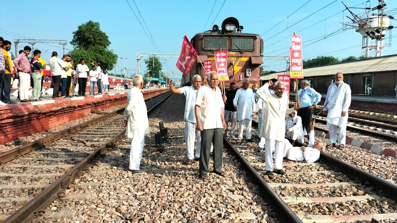 Bharat Bandh one year of 3 farm laws; Kerala shuts down on tourism day, Metros unaffected