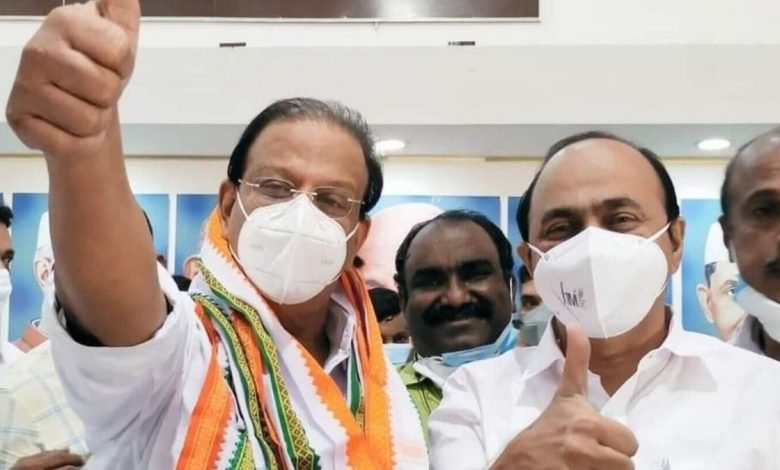Congress in Kerala watches mutely as partly leaders continue to walk out of its camp