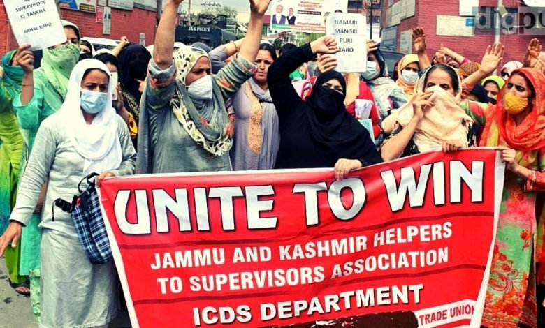 Disengaged Anganwadi Helpers stage protests in Srinagar