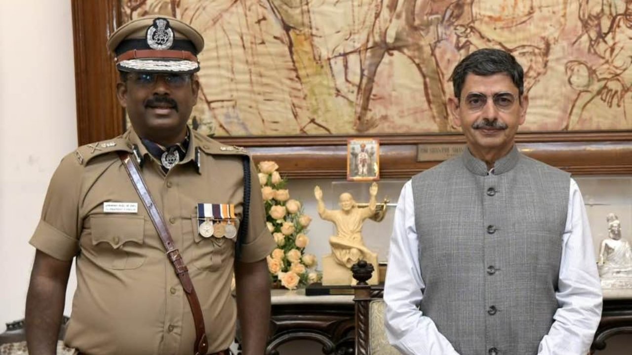 Cop hurt in Rajiv Gandhi assassination gets blood-stained cap back before his last day in service