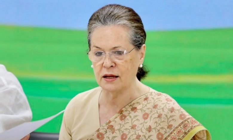 Party, president, pariwar Sonia and the art of being full-time Congress chief - Digpu News