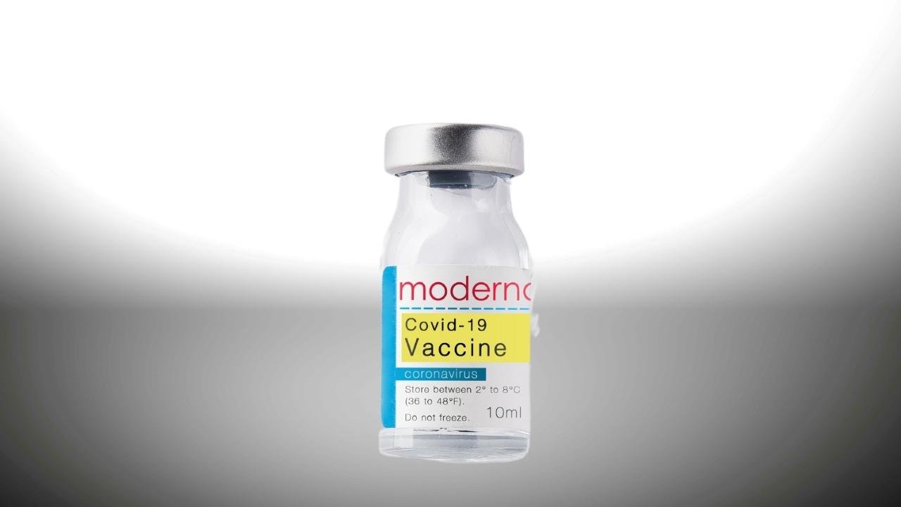 COVID-19 France will no more use the Moderna vaccine for people under 30 - Digpu News