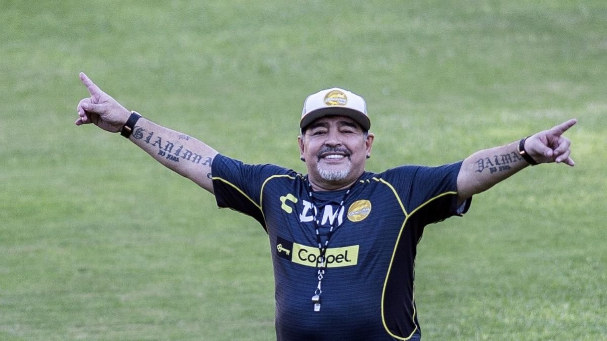 Diego Maradona care deficient and reckless, medical report says - BBC News