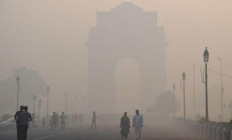 Smog in New Delhi due to air pollution