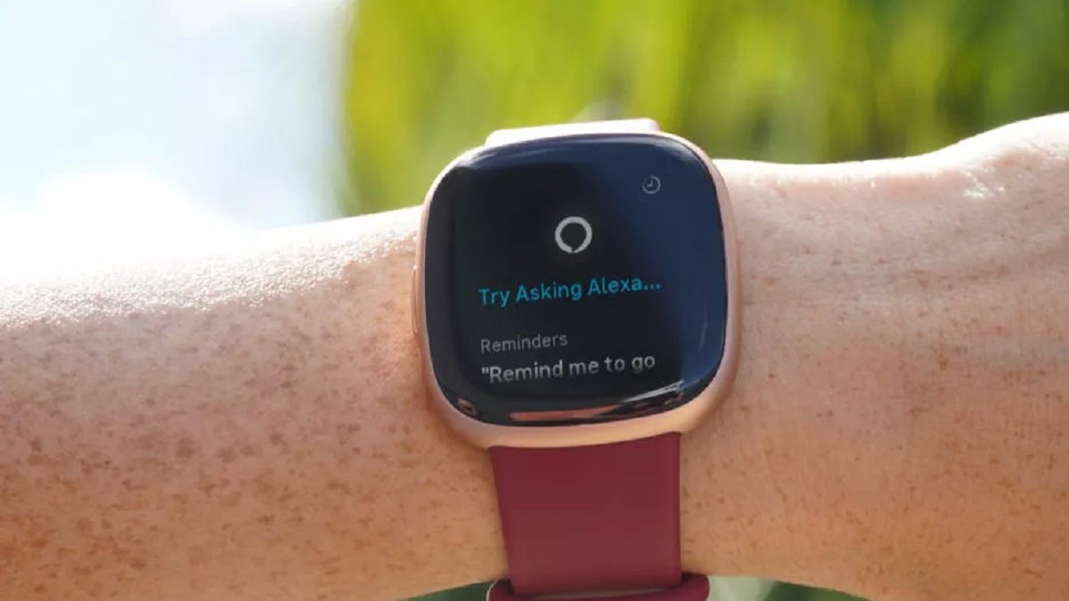 Fitbit Versa 4 Smartwatch and Activity Tracker 