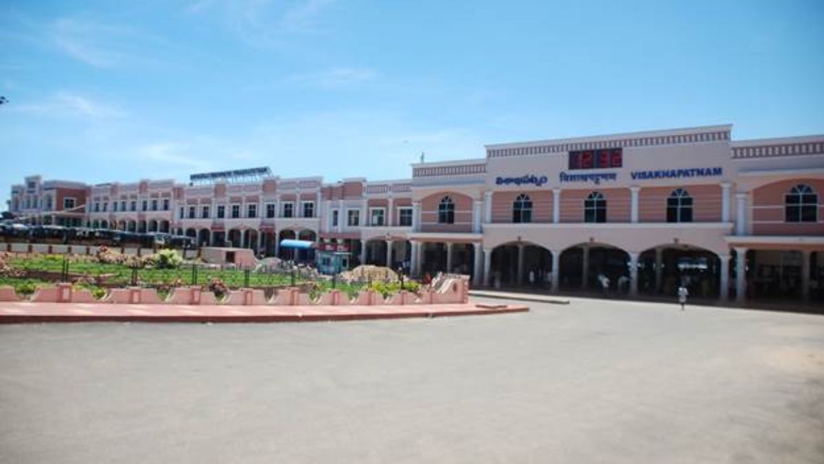 Visakhapatnam railway station receives ‘Green Railway Station Certification’ with the highest Platinum rating