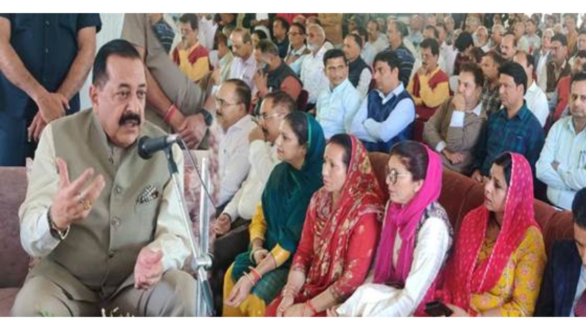 Dr Jitendra Singh holds ‘Public Darbar’ with District Administration and PRI representatives at Hiranagar