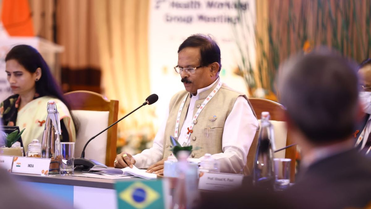 Dr Bharati Pravin Pawar and Shri Shripad Naik address the inaugural session of the 2nd G20 Health Working Group Meeting at Goa