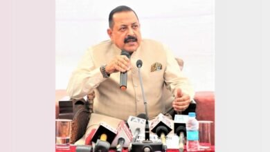 Dr Jitendra Singh today left for London on a 6-day visit where he will hold a series of meetings with the counterpart British Ministers, Indian diaspora, StartUps and academicians