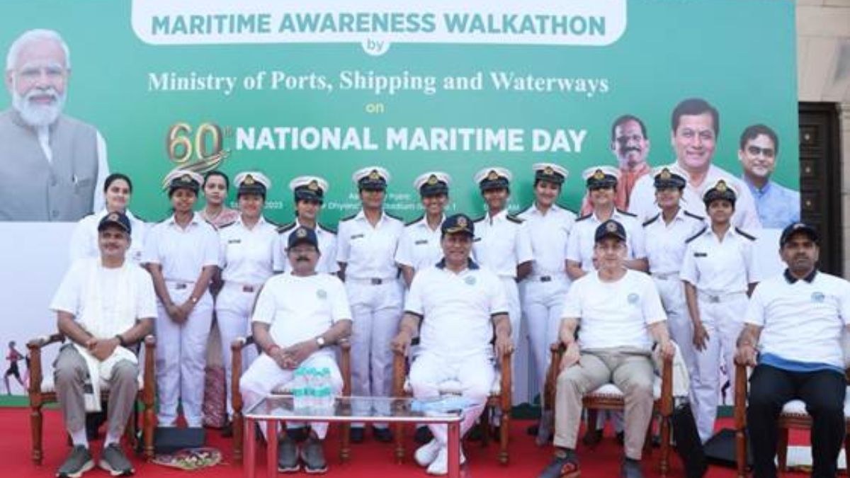 Shri Sarbananda Sonowal flags off Maritime Awareness Walkathon on the occasion of National Maritime Day