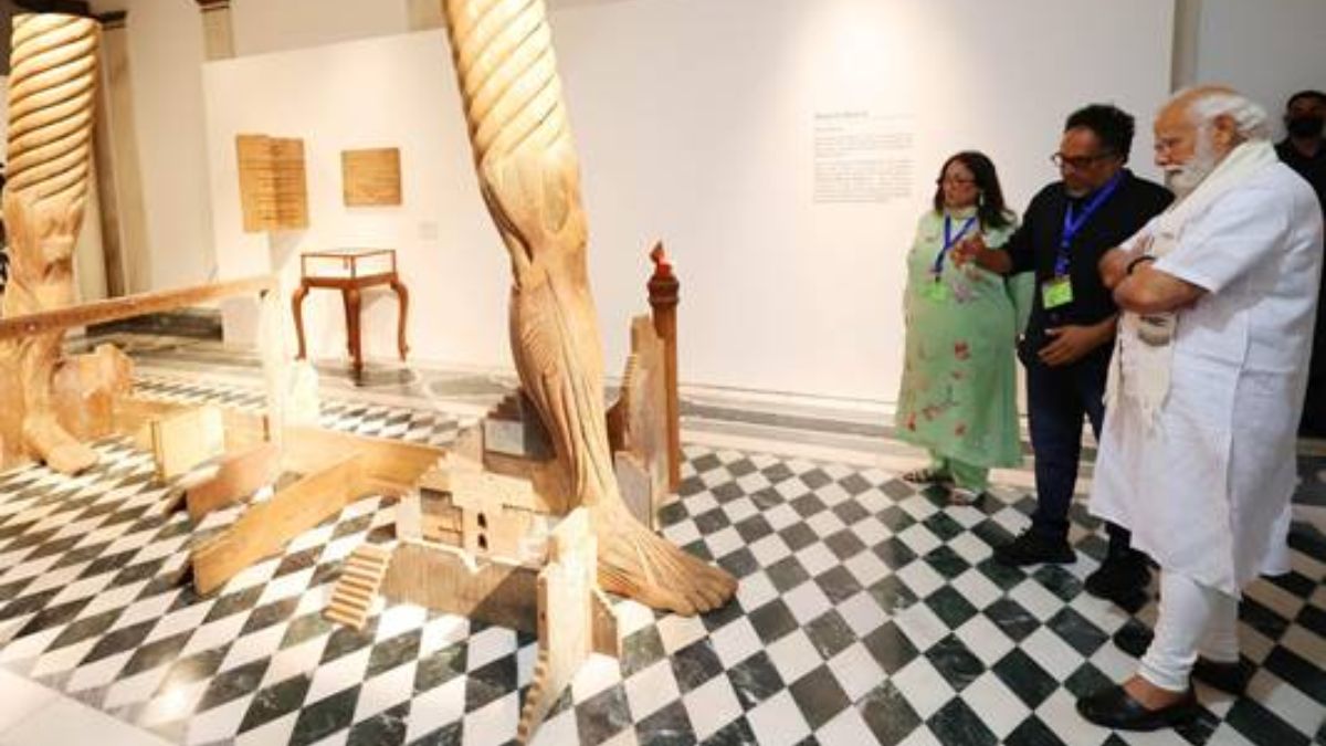 Prime Minister visits the National Gallery of Modern Art, New Delhi for viewing the exhibition Jana Shakti A Collective Power