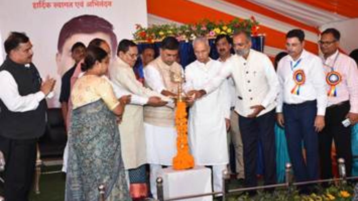 Shri R. K. Singh lays the foundation stone for the augmentation of POWERGRID’s Ara sub-station