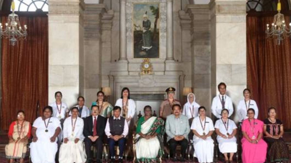 President of India confers National Florence Nightingale Awards 2022 and 2023 to 30 Awardees at Rashtrapati Bhavan