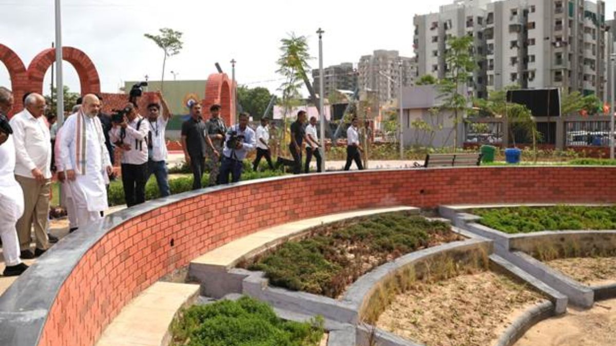 Shri Amit Shah inaugurates CREDAI Garden-People's Park in Ahmedabad, Gujarat today
