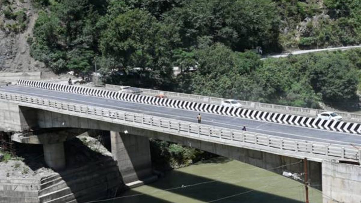 Shri Nitin Gadkari says in Jammu and Kashmir the construction of the 2-lane Jaiswal Bridge over River Chenab