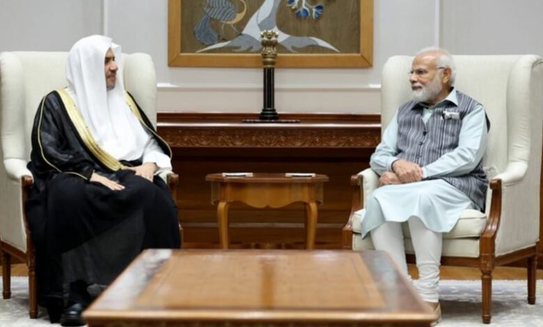 PM holds talks with Secretary General of Muslim World League