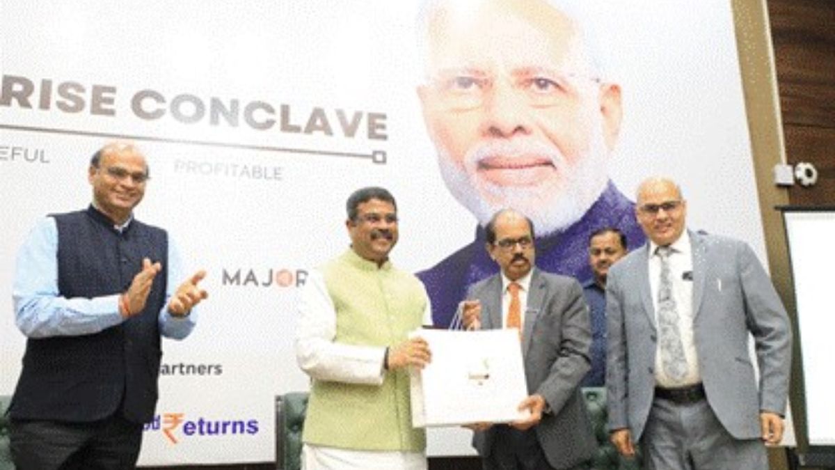 Shri Dharmendra Pradhan participates in the Social Enterprise Conclave, launches Social Trailblazer Program for entrepreneurs
