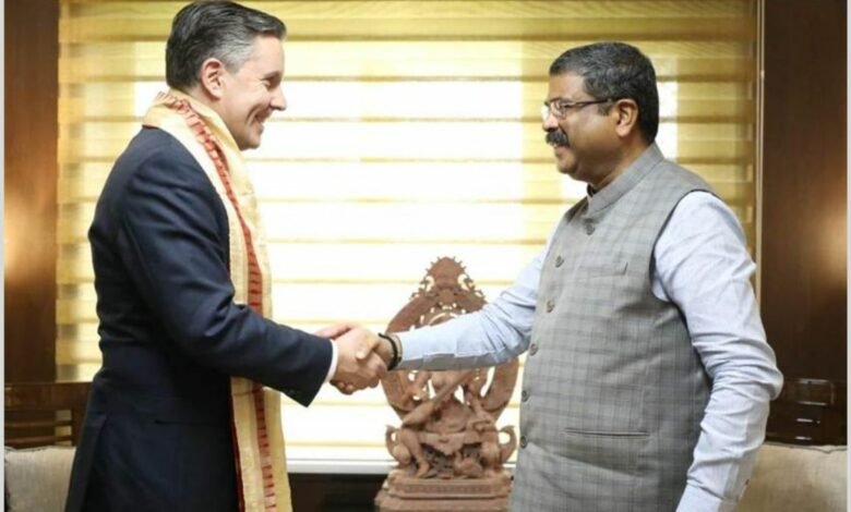 Shri Dharmendra Pradhan meets Australian Minister for Health and Aged Care HE Mr Mark Butler in New Delhi