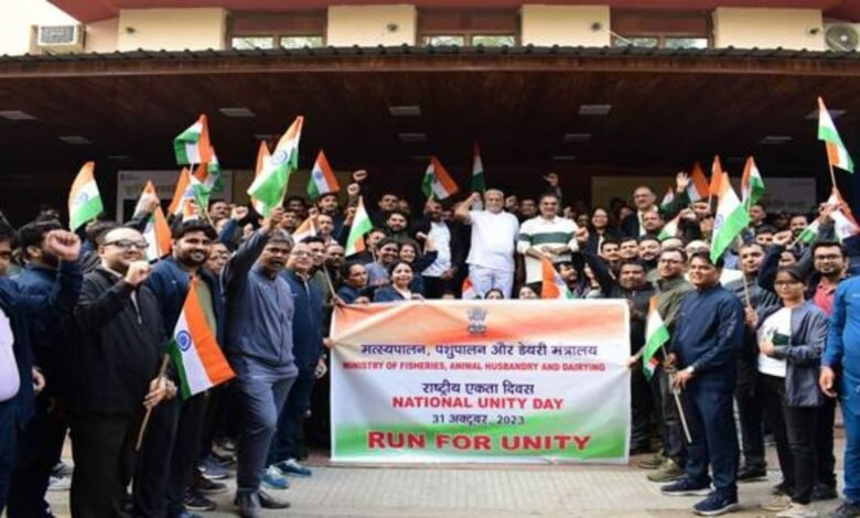 Shri Parshottam Rupala flags off and leads 'Run for Unity' from Krishi Bhawan today