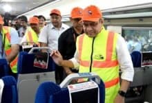 Shri Ashwini Vaishnaw Undertakes ‘Shramdaan for Swachhata’ at Gurgaon Railway Station